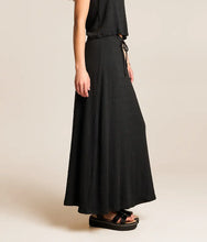 Load image into Gallery viewer, Z Supply Black Idris Maxi Skirt