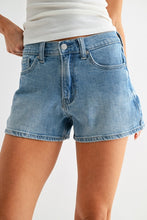Load image into Gallery viewer, JUSA Lt. Denim Mid Rise Short