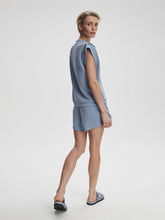 Load image into Gallery viewer, Varley Otis Slvls Sweat-Rain Blue