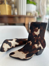 Load image into Gallery viewer, Matisse Caty chocco cow hair boot