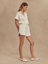 Load image into Gallery viewer, Varley Ollie HR Short 3.5” Ivory Marl