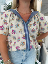 Load image into Gallery viewer, Cream Flower Print SS Top (THML)