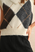 Load image into Gallery viewer, Cream Multi Argyle Pattern Sweater Vest