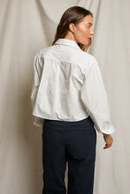 Load image into Gallery viewer, Perfect White Tee White Poplin LS Woven Button Top
