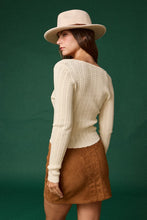 Load image into Gallery viewer, Cream Stretchy V-Neck LS Scallop Top