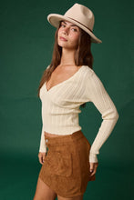 Load image into Gallery viewer, Cream Stretchy V-Neck LS Scallop Top