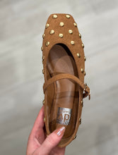 Load image into Gallery viewer, DV by Dolce Vita Camel Fabesian Flat