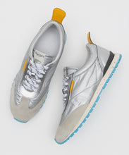 Load image into Gallery viewer, Oncept-Tokyo Silver Flash Sneaker