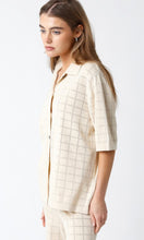 Load image into Gallery viewer, Natural Checkered Knitted SS Button Down Top