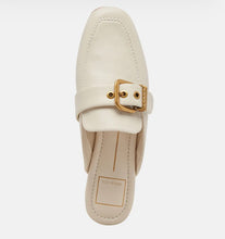 Load image into Gallery viewer, Santel Ivory Leather Flats